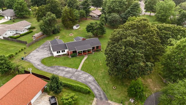 339 S Cedarbrook, Monett, MO 65708