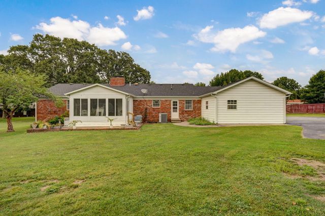 339 S Cedarbrook, Monett, MO 65708