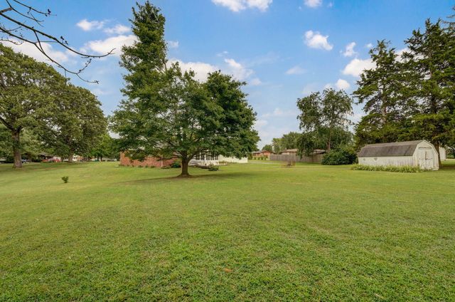 339 S Cedarbrook, Monett, MO 65708