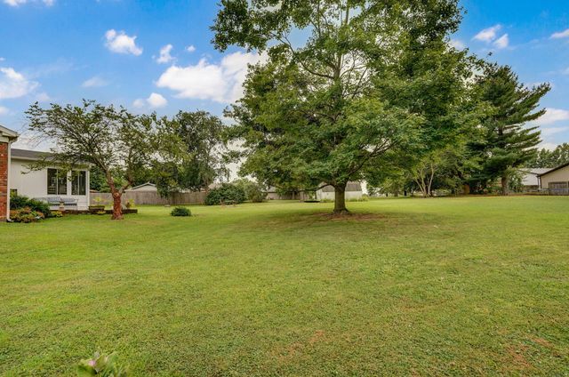 339 S Cedarbrook, Monett, MO 65708