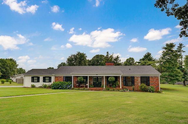 339 S Cedarbrook, Monett, MO 65708