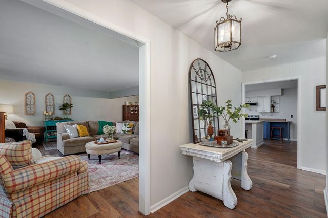 339 S Cedarbrook, Monett, MO 65708