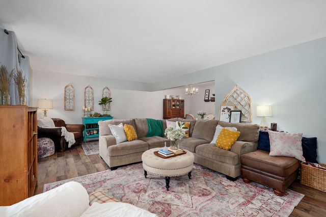 339 S Cedarbrook, Monett, MO 65708