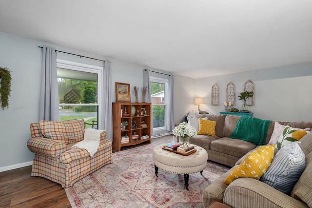 339 S Cedarbrook, Monett, MO 65708