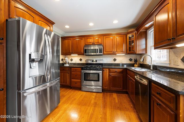 9820 Tiverton Way, Louisville, KY 40242