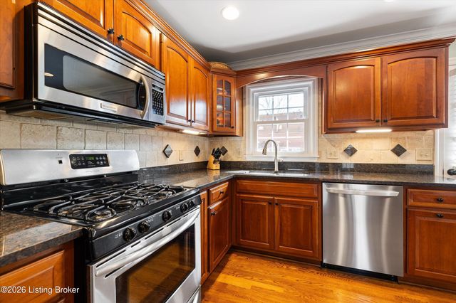 9820 Tiverton Way, Louisville, KY 40242