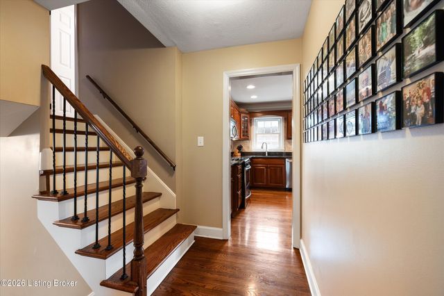 9820 Tiverton Way, Louisville, KY 40242