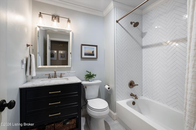 9820 Tiverton Way, Louisville, KY 40242