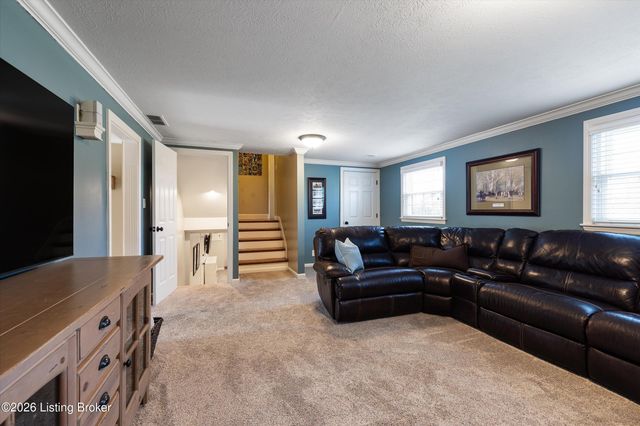 9820 Tiverton Way, Louisville, KY 40242