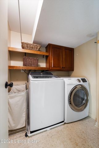 9820 Tiverton Way, Louisville, KY 40242