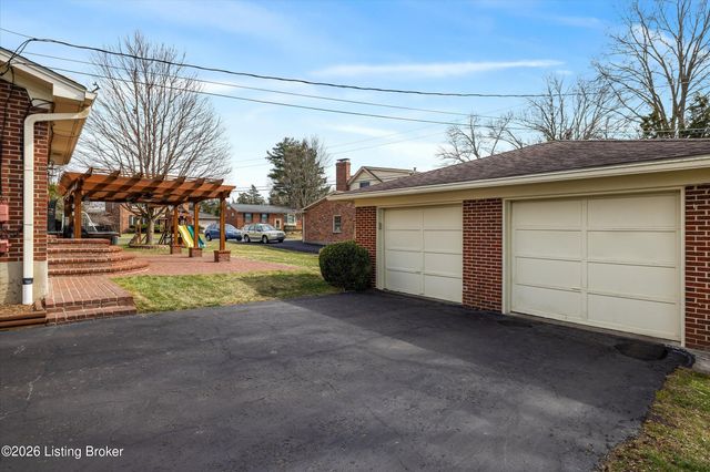 9820 Tiverton Way, Louisville, KY 40242