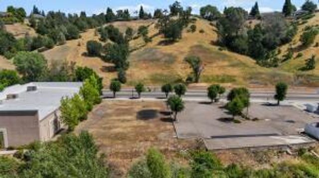 1882 Buenaventura Boulevard, Redding, CA 96001