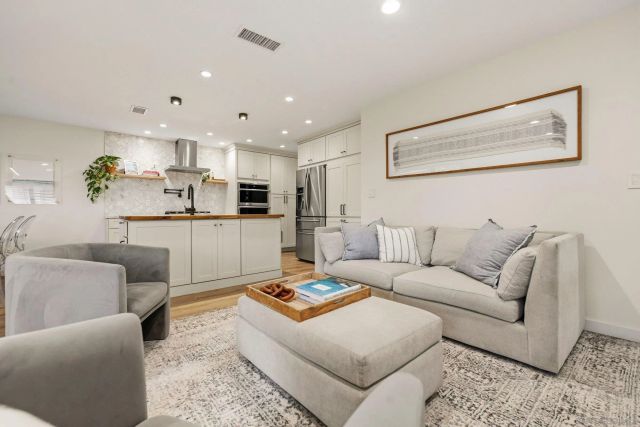 6540 Corte Valdez, Carlsbad, CA 92009