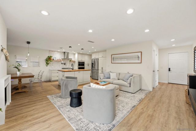 6540 Corte Valdez, Carlsbad, CA 92009