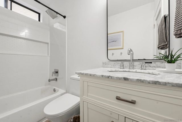6540 Corte Valdez, Carlsbad, CA 92009