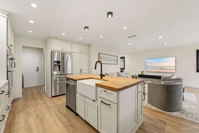 6540 Corte Valdez, Carlsbad, CA 92009