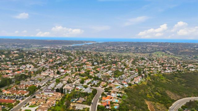 6540 Corte Valdez, Carlsbad, CA 92009