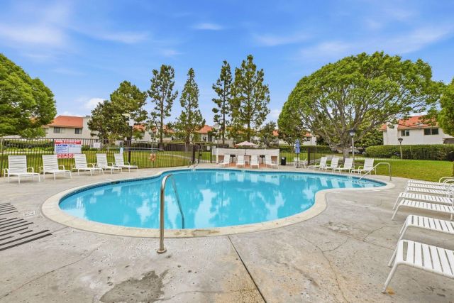 6540 Corte Valdez, Carlsbad, CA 92009