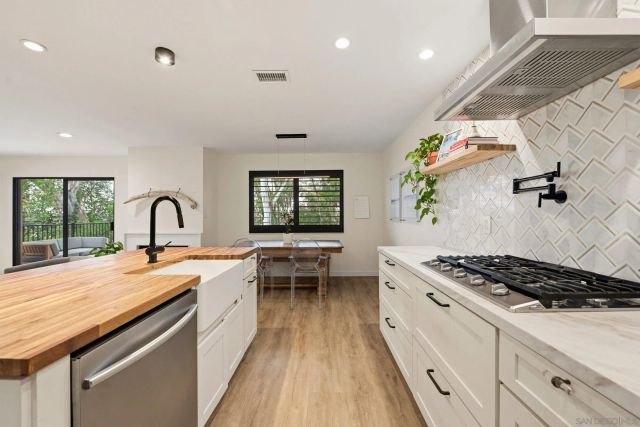 6540 Corte Valdez, Carlsbad, CA 92009