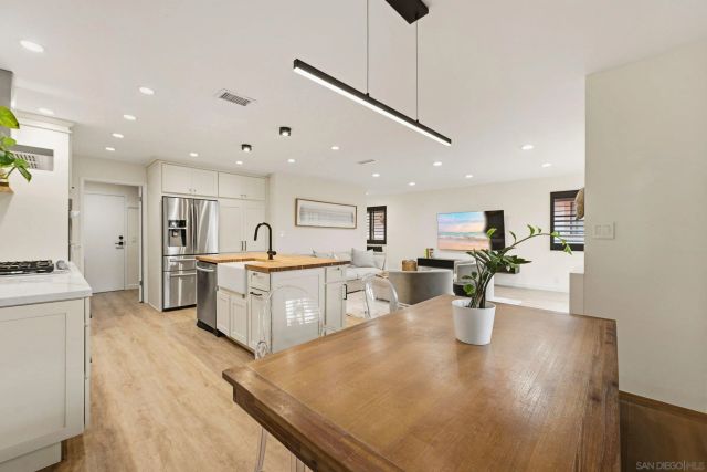 6540 Corte Valdez, Carlsbad, CA 92009