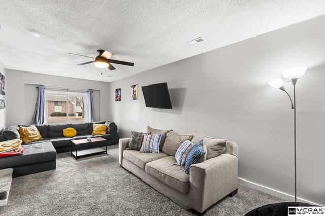 8335 California Street, Omaha, NE 68114