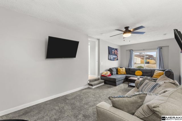 8335 California Street, Omaha, NE 68114