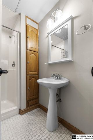 8335 California Street, Omaha, NE 68114