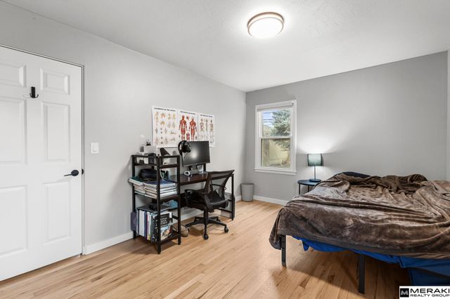 8335 California Street, Omaha, NE 68114