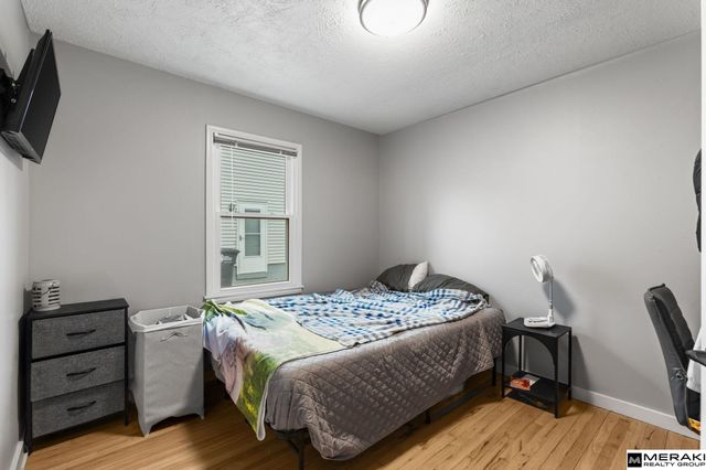 8335 California Street, Omaha, NE 68114