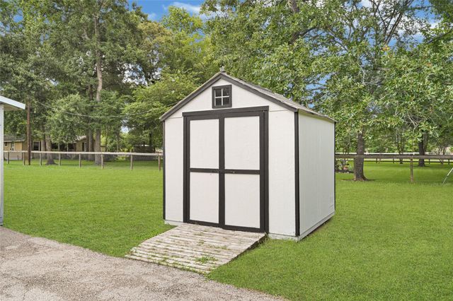 31119 Green Tree Road, Magnolia, TX 77354