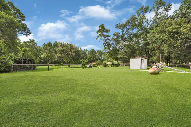 31119 Green Tree Road, Magnolia, TX 77354
