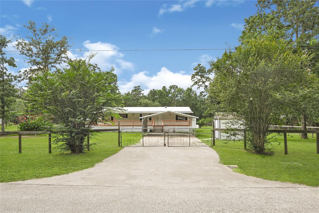 31119 Green Tree Road, Magnolia, TX 77354