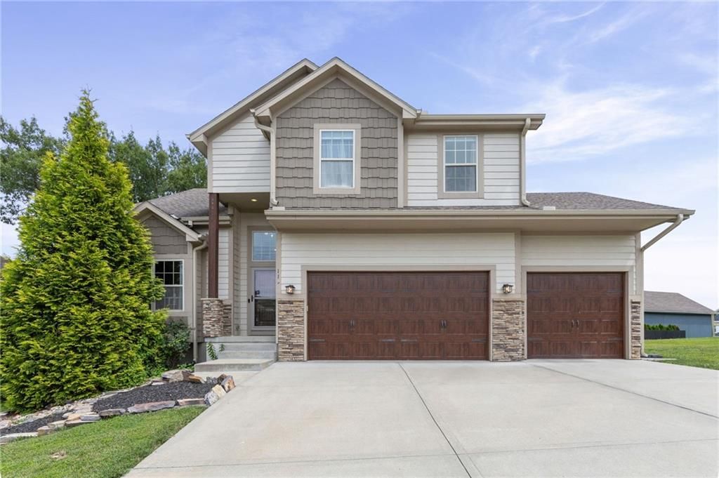 115 E Maple Street, Lone Jack, MO 64070