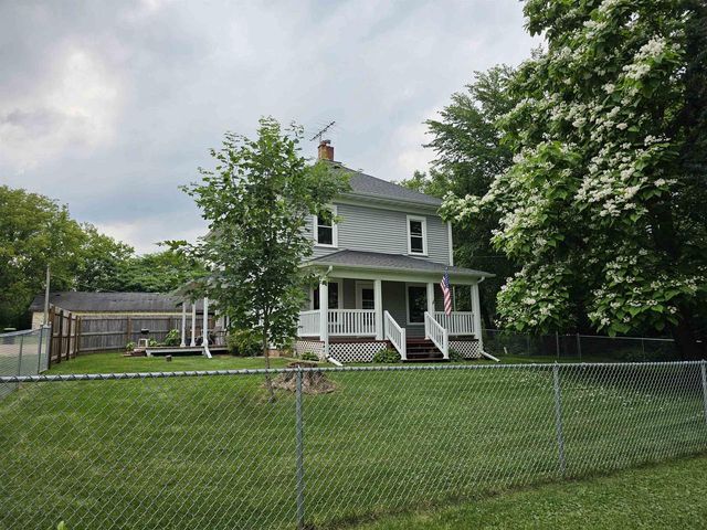 E3437 S APPLE TREE LANE, Waupaca, WI 54981