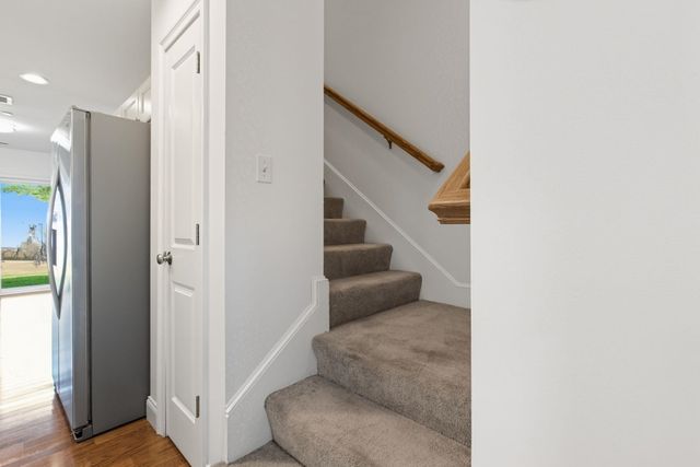 75 Deerwood Dr Unit B, Nashua, NH 03063