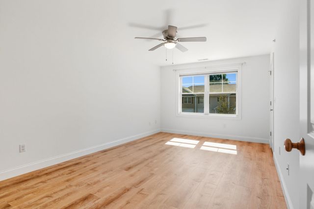 75 Deerwood Dr Unit B, Nashua, NH 03063