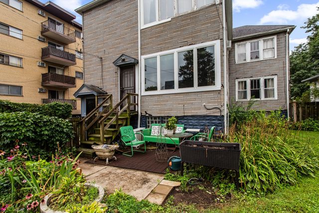 7415 Dixon Street, Forest Park, IL 60130