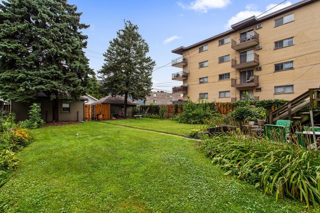 7415 Dixon Street, Forest Park, IL 60130