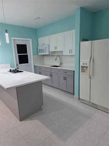 2101 Calais Dr 8, Miami Beach, FL 33141