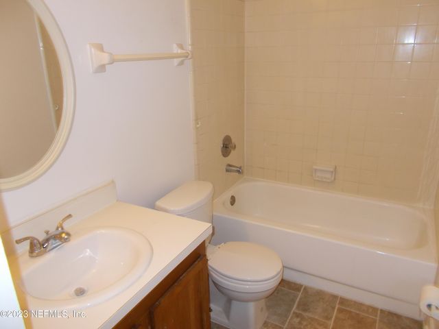 2531 TOWNSQUARE Drive, Jacksonville, FL 32216