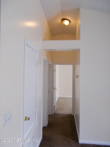 2531 TOWNSQUARE Drive, Jacksonville, FL 32216