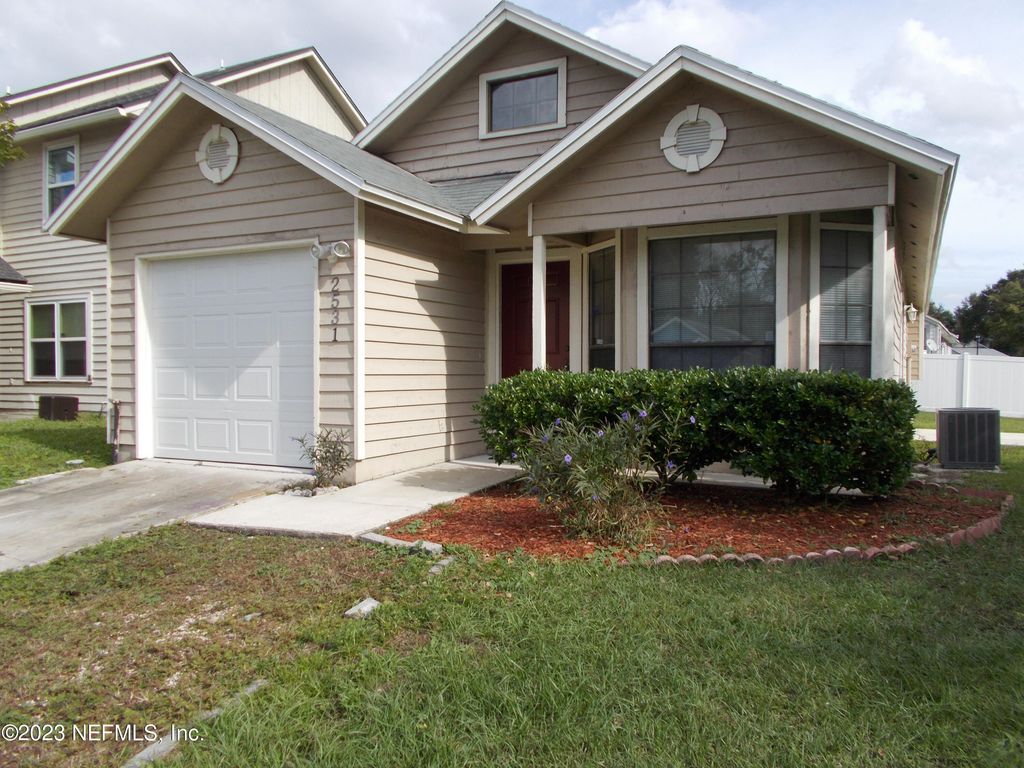 2531 TOWNSQUARE Drive, Jacksonville, FL 32216