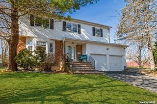 93 Beacon Hill Road, Port Washington, NY 11050