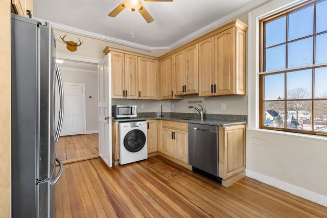 525 Maplewood Ave Apt 9, Portsmouth, NH 03801