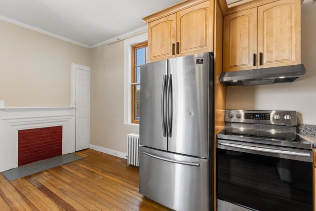 525 Maplewood Ave Apt 9, Portsmouth, NH 03801