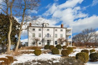 525 Maplewood Ave Apt 9, Portsmouth, NH 03801