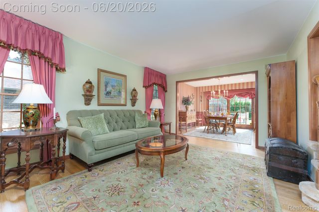 20216 Ellen Drive, Livonia, MI 48152