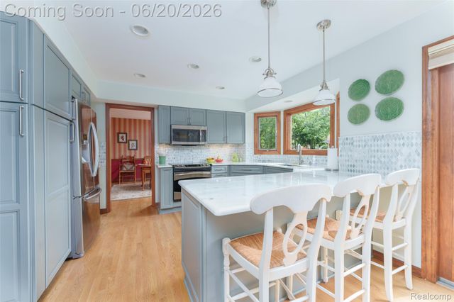 20216 Ellen Drive, Livonia, MI 48152