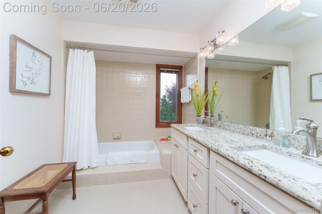 20216 Ellen Drive, Livonia, MI 48152