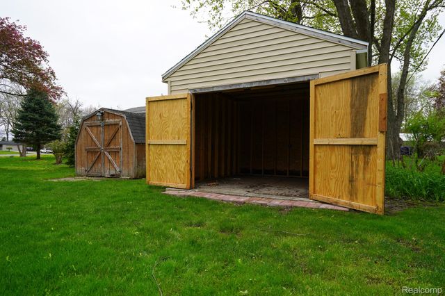 4156 McCandlish Road, Grand Blanc Charter Township, MI 48439